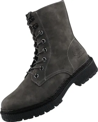 Das Bild zeigt einen grauen Stiefel der auf der linken Seite abgebildet ist. Die Oberfläche des Stiefels erscheint strukturiert und weist ein modernes Design auf.