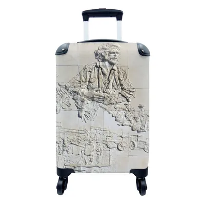 Produktbild von MuchoWow® Koffer Handgepäck Trolley Rollkoffer Kleine Reisekoffer mit 4 Rollen - Che Guevara-Gedenkstein - Cabin Size < 55x40x23 cm & 55x40x20 cm - Fotokoffer - Kabinenkoffer - Boardgepäck - Reise-Box - Reisekoffer - Reisegepäck - Koffer mit Bild - Trolley für Kinder