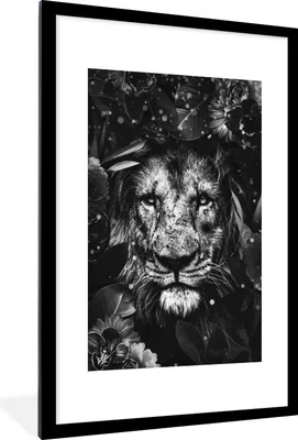 Produktbild von MuchoWow® Gerahmtes Poster Botanischer Löwe mit Kugeln auf dunklem Hintergrund - schwarz und weiß 60x90 cm - Poster mit Schwarzem Bilderrahmen Wandposter Rahmen Foto Bilder - Dekoration - Wandposter Wohnzimmer - Hochwertig