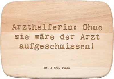 Produktbild von Mr. & Mrs. Panda Holzbrett Spruch Arzthelferin Herz - Transparent - Geschenk, schneidbrett, Frühstücksbrett, Schneidebrett, Blutentnahme, Alltagshilfe, Arzt, vesperbrett