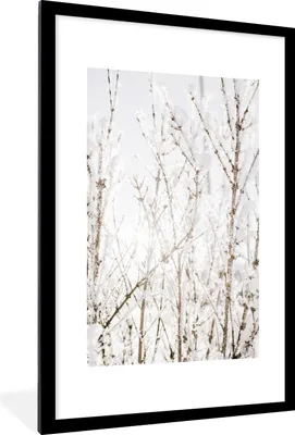 Produktbild von MuchoWow® Gerahmtes Poster Schnee - Winter - Natur 60x90 cm - Poster mit Schwarzem Bilderrahmen Wandposter Rahmen Foto Bilder - Dekoration - Wandposter Wohnzimmer - Hochwertig
