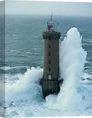 Image de Photographie Phare dans la tempête - Impression d'art sur toile - Jean Guichard, Kéréon - 100x70 cm