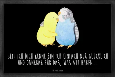Produktbild von Mr. & Mrs. Panda Schmutzmatte Wellensittich Liebe 40 x 60 cm - Schwarz - Geschenk, Verknallt, Vögel, Umarmung, Verliebt, Fußabtreter, Freundin, Schmutzfangmatte, fußmatte
