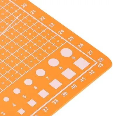 Produktbild von Doppelseitige Schneidematte aus PP im Format A3 für Bastel- und Gravurarbeiten, schützende Schneideunterlage für Heimwerker