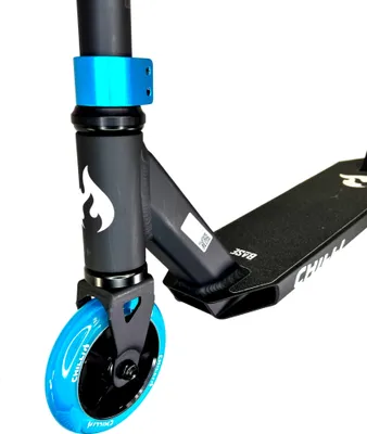 Produktbild von Chilli Pro Base S Stunt-Scooter H=79cm Schwarz/Blau