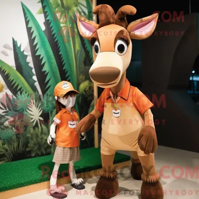 Immagine prodotto di Personaggio mascotte REDBROKOLY di un Okapi marrone chiaro vestito con minigonna e berretto