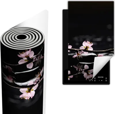 Produktbild von Herdabdeckplatte abdeckung Glaskeramikkochfeld abdeckplatte 30x52 cm Anti Rutsch Matte Aufrollbar, Schwarz Blumen