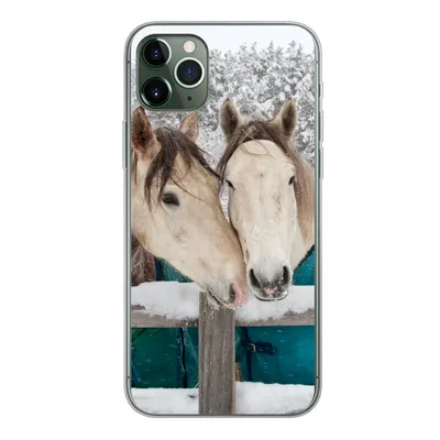 Produktbild von MuchoWow® Handyhülle Schutzhülle Hülle für iPhone 11 Pro Max Pferde - Decke - Schnee Silikon Softcase Handy Hülle - Schutz