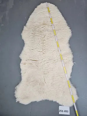 Immagine prodotto di Vera pelle di pecora ecologica patchwork unico 258-053