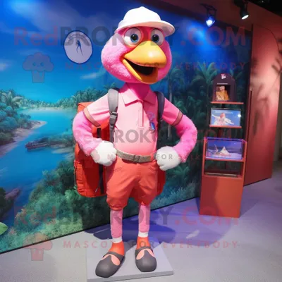 Produktbild von Flamingo REDBROKOLY Maskottchen kostüm gekleidet mit einem Poloshirt und Rucksäcken