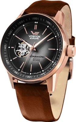 Image de Montre pour homme VOSTOK EUROPE NH38A-560B682 classique à cœur ouvert en brun.