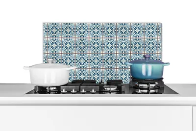 Obrázek produktu pro KitchenYeah® Kuchyňský splashback - Kuchyňský splashback - Ochrana stěny sporáku a dřezu - Modrý - Vzor - Obklady 60x30 - Alu-Dibond (alternativa ke skleněnému splashbacku) - Tepelně odolný - Splashback na sporák
