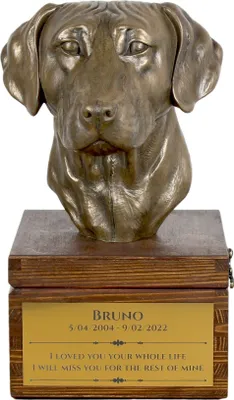 Produktbild von Rhodesian Ridgeback - Eine Ascheurne für Hunde mit einer Statuette, eine kleine Urne für Hunde, eine personalisierte Urne mit dem Porträt eines Hundes von der Marke Art-Dog.
