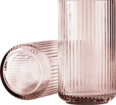Produktbild von Lyngby Vase Glas burgundy Höhe 20 cm