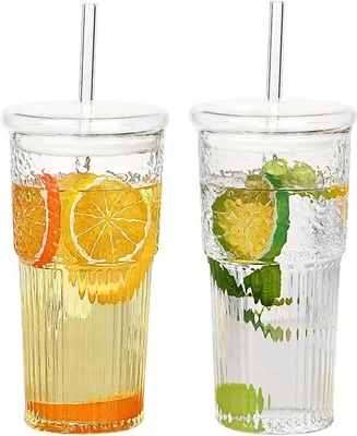 Obrázek produktu pro Sada dvou skleněných kelímků Unyqoos® s víkem a brčky (2 × 590 ml) – borosilikátové sklo bez BPA, 4 brčka a čisticí kartáček, vhodné do myčky, retro proužky