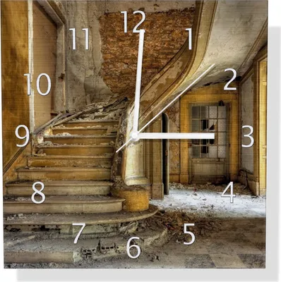 Produktbild von Wallario Design Wanduhr Massive Steintreppe in herrenlosem Haus aus Aluverbund, Größe 30 x 30 cm