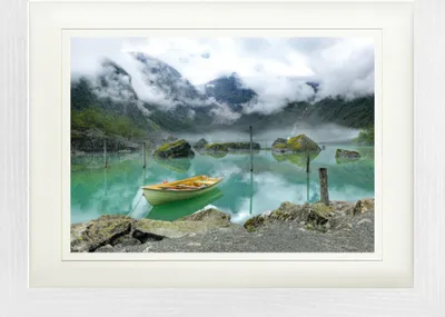 Produktbild von Seen Gerahmtes Bild Mit Edlem Passepartout | Wand-Bilder | Im Bilderrahmen - Bergsee Idylle Mit Boot In Norwegen (30 x 40 cm)
