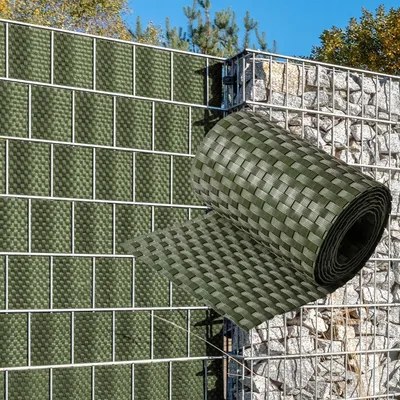 Produktbild von NYVI Polyrattan Sichtschutzstreifen Privafence Grün 255 x 19 cm 6 Rollen (15,3 Meter) - SPARSETS - Sichtschutz für Doppelstabmatten Zaun - Premium Zaunsichtschutz