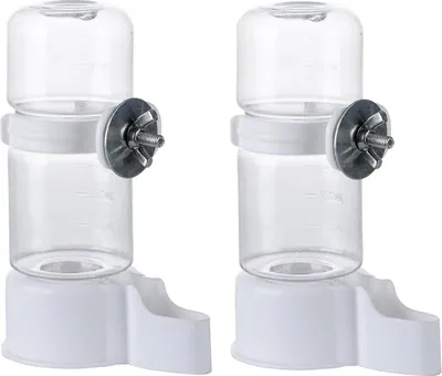 Produktbild von Vögel Wasserspender, 2 Stück Automatischer Trinkflaschen für Käfig, Kunststoff Papageien Futterspender Tränke Vogelkäfig Zubehör für Wellensittich Lovebirds Nymphensittich (Weiß 140ml)