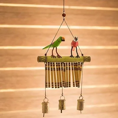 Immagine prodotto di Casetta per uccelli in legno decorativa con campanello a vento