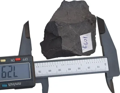 Produktbild von Duży kamień szungitowy 100g-109g, ekranowanie promieniowania i ochrona elektromagnetyczna, uzdrawiająca energia