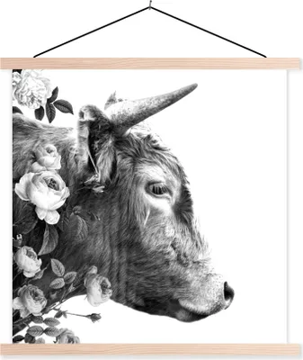 Produktbild von MuchoWow® Textilposter Schottisches Hochlandrind - Blumen - Schwarz - Weiß 60x60 cm mit holzfarbenen Rahmen - Wanddekoration