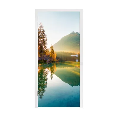 Obrázek produktu pro MuchoWow® Plakát na dveře - Jezero - Les - Hory - Příroda - Slunce - Krajina - 235x90 cm - Samolepicí fólie na dveře