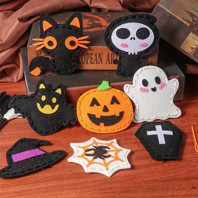 Produktbild von Filz Nähset Kinder Halloween Anhänger - 8 Teile - DIY Filz Nähset ab 5 Jahren
