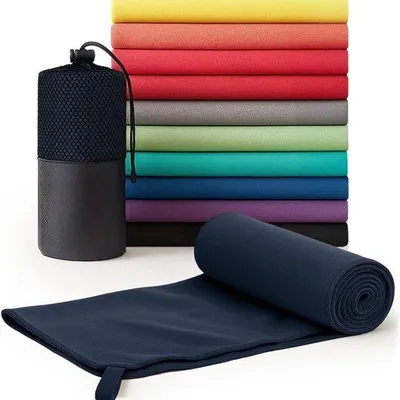 Produktbild von Famanu Sporthandtuch aus schnelltrocknendem Mikrofasermaterial - Dunkelblau