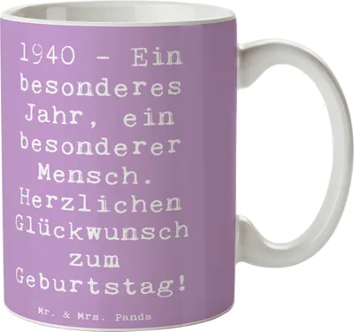 Produktbild von Mr. & Mrs. Panda Becher Spruch 1940 Geburtstag - Lavendeltraum - Geschenk, Jubilar, Tasse, Geschenktasse, Geburtsjahr, Trinkbecher, Teetasse, Alter, Geburtstagsjahr