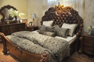 Produktbild von Klassisches Bett Barock Rokoko Chesterfield Stil Doppel Leder Hotel Antik Betten