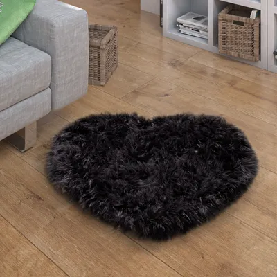 Produktbild von Kunstfell Fellteppich Imitat Sitzkissen Herzform Rund Verschiedene Formen Schwarz Grösse 80x75 cm Herz-Form