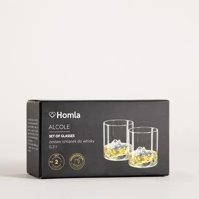 A black box containing two whisky glasses filled with a golden liquid and ice.