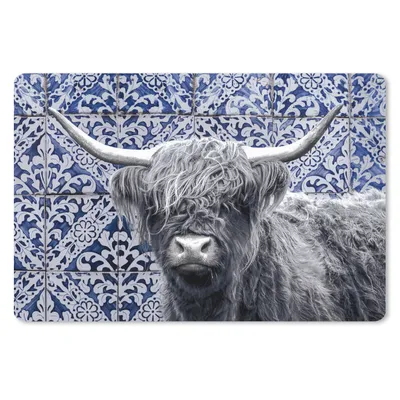 Produktbild von MuchoWow® Schreibtischunterlage Scottish Highlander - Delfter Blau - Schwarz - Weiß 60x40 cm - XXL Mauspad - Großes Mauspad