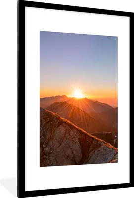 Produktbild von MuchoWow® Gerahmtes Poster Berg - Landschaft - Sonne 60x90 cm - Poster mit Schwarzem Bilderrahmen Wandposter Rahmen Foto Bilder - Dekoration - Wandposter Wohnzimmer - Hochwertig