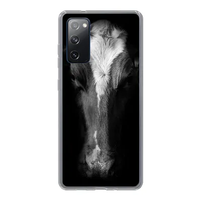 Produktbild von MuchoWow® Handyhülle Schutzhülle Hülle für Samsung Galaxy S20 FE Kuh Porträt auf schwarzem Hintergrund in schwarz und weiß Silikon Softcase Handy Hülle - Abdeckung