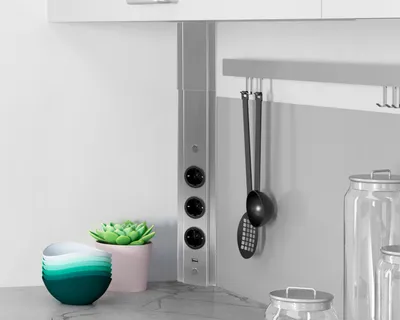 Produktbild von Energie-Ecksäule ST 3072/3 USB in EDELSTAHL mit 3 Steckplätzen / Mehrfachsteckdose / Ecksteckdose