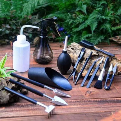 Productafbeelding van Set van 25 tuingereedschappen voor vetbladige planten, met een waterdichte en scheurvaste onderzetter