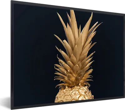 Produktbild von MuchoWow® Gerahmtes Poster Ananas - Gold - Farbe - Schwarz - Obst - Luxus 80x60 cm - Poster mit Schwarzem Bilderrahmen Wandposter Rahmen Foto Bilder - Schwarzem - Mit Gestell