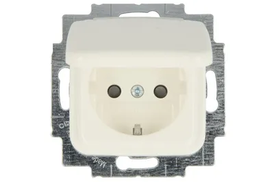 Produktbild von Busch-Jaeger 20 EUKB-214, CEE 7/3, 2P+E, Weiß, 250 V, 16 A, 71 mm