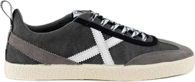 Productafbeelding van Munich sneakers, model 8161086, maat 44
