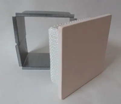 Produktbild von Keramik Reinigungsbuchse quadratisch „14 x 14 cm“ mit quadratischer Einbauhülse