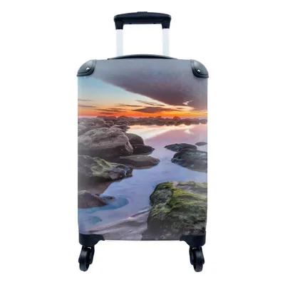 Produktbild von MuchoWow® Koffer Handgepäck Trolley Rollkoffer Kleine Reisekoffer mit 4 Rollen - Felsen - Wasser - Natur - Cabin Size < 55x40x23 cm & 55x40x20 cm - Fotokoffer - Kabinenkoffer - Boardgepäck - Reise-Box - Reisekoffer - Reisegepäck - Koffer mit Bild - Trolley für Kinder