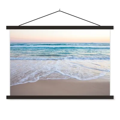 Produktbild von MuchoWow® Textilposter Strand - Meer - Pastell 60x40 cm mit schwarzem Rahmen - Hölzernes
