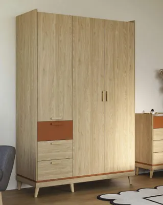Obrázek produktu pro Třídveřová skříň se šuplíky 144 cm ARWEN - dub / cihlová
