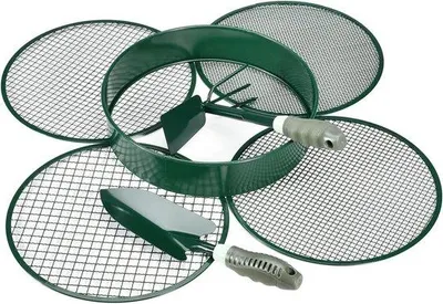 Productafbeelding van Unyqoos® Tuinsieve 4-in-1 – weer- en roestbestendig metalen sieve met een diameter van 30 cm, met 4 verwisselbare sieve inserts met een diameter van 3/6/9/12 mm, inhoud 5 liter, plus een kleine spade en een hark