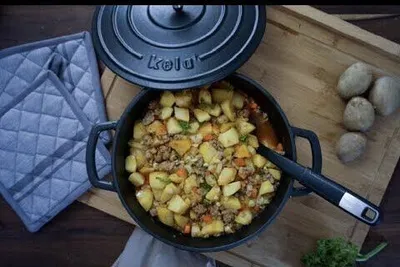 Produktbild von KELA Bräter Calido 9,3l oval 36x29x15cm Gusseisen hellgrau