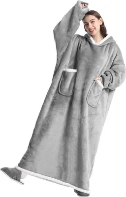 Immagine prodotto di Unyqoos® Coperta-felpa extra lunga, 150 cm – Coperta oversize in sherpa con cappuccio, maniche e grande tasca, grigia, per donna e uomo