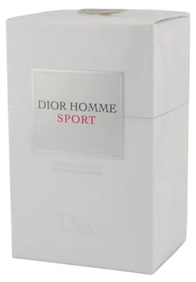 Rechteckige Schachtel des Herrendufts Dior Homme Sport, 50ml, modernes Design mit silberner und roter Schrift auf weißem Karton.