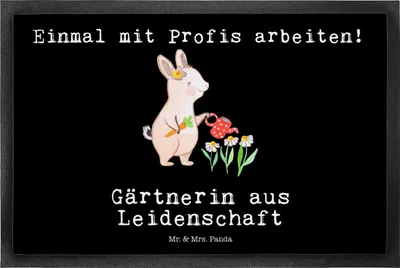 Produktbild von Mr. & Mrs. Panda Bodenvorleger Gärtnerin Leidenschaft 50 x 75 cm - Schwarz - Geschenk, Gartenplaner, Spruch, Fußabstreifer, Lustig, Gärtnerei, Gartenbau, Schmutzmatte